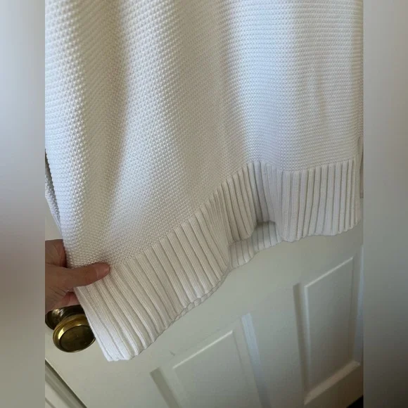 Everlane 100% Cotton White V-Neck Sweater - Picture 5 of 6